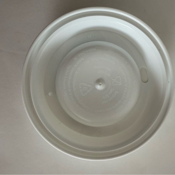 Starbucks 2022 Valentines 16 0z reusable cup with color changing hearts - Picture 7 of 10